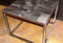 table bout de canapé en mosaïque de bois fossilisé noir
